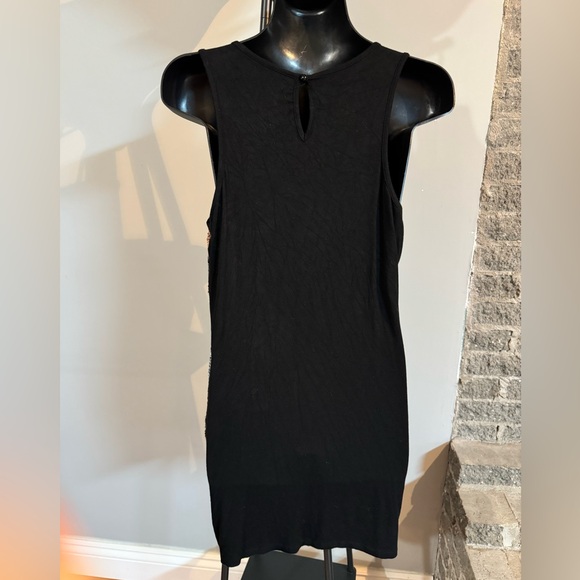 Beautiful sequinced tunic - Picture 3 of 9